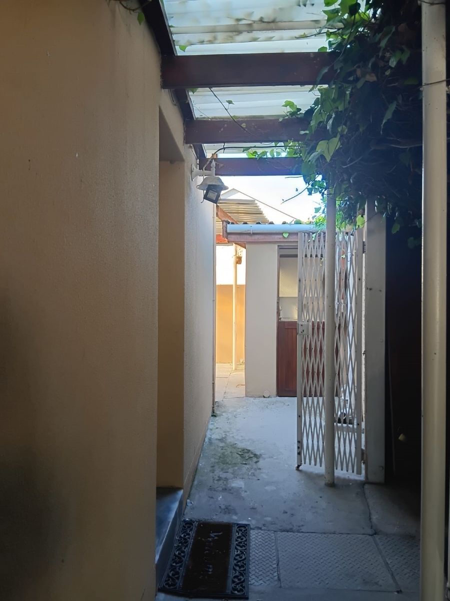 To Let 2 Bedroom Property for Rent in Diep River Western Cape